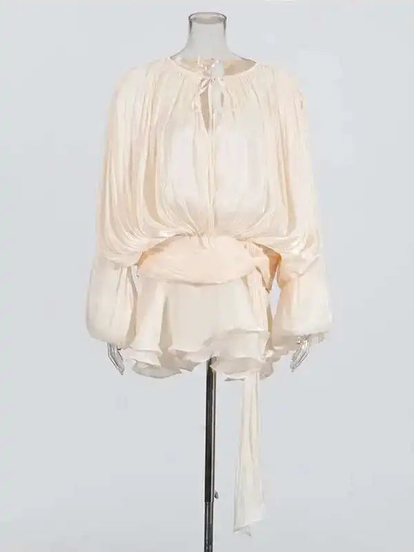Robe Mini Dentelle Col V – Manches Longues & Style Romantique