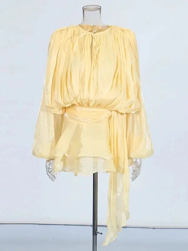 Robe Mini Dentelle Col V – Manches Longues & Style Romantique